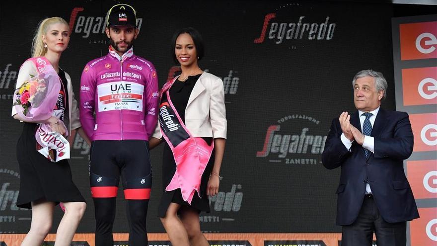 Gaviria vence en la tercera etapa tras la descalificación de Viviani