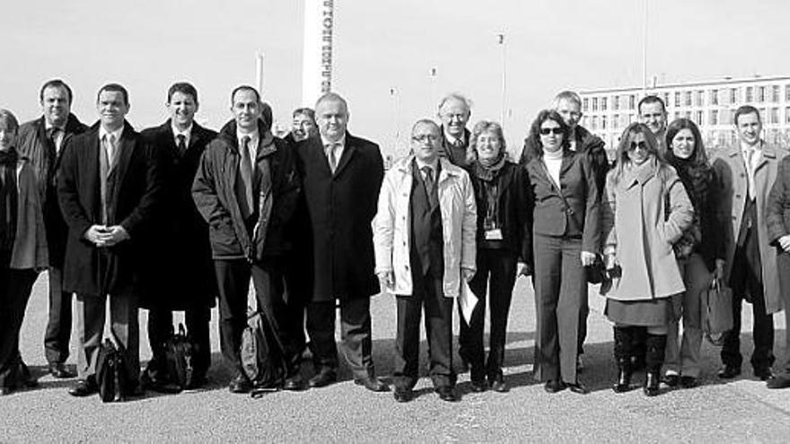 Participantes en la reunión del proyecto europeo «Proposse» celebrada ayer en Le Havre, con presencia de responsables de El Musel.