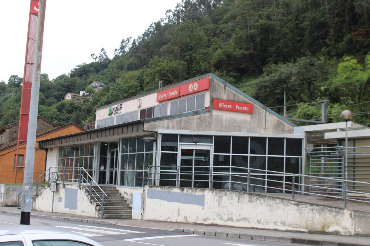 Estación de Tren de Mieres Puente 170826