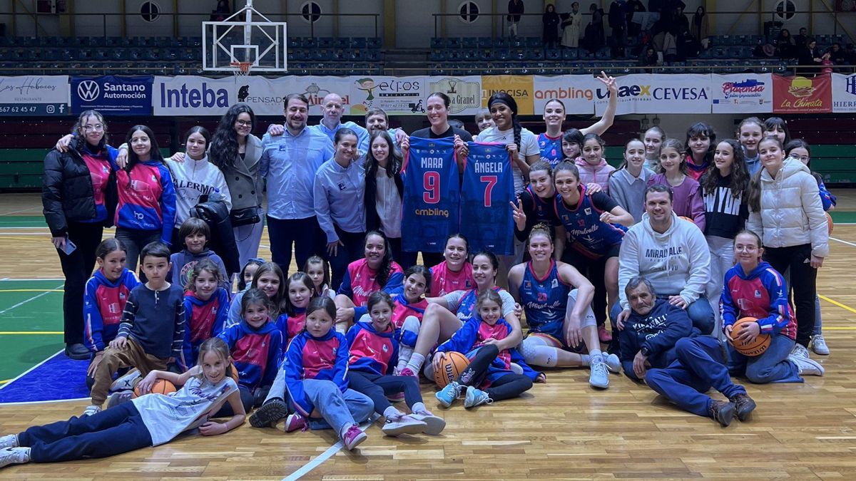 El Miralvalle, celebrando la clasificación para la fase de ascenso.
