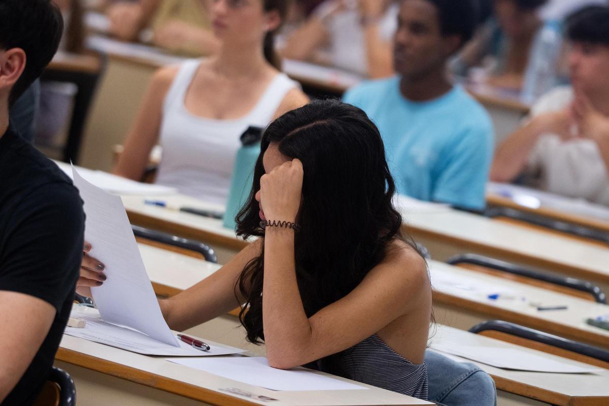 Una estudiante en clase