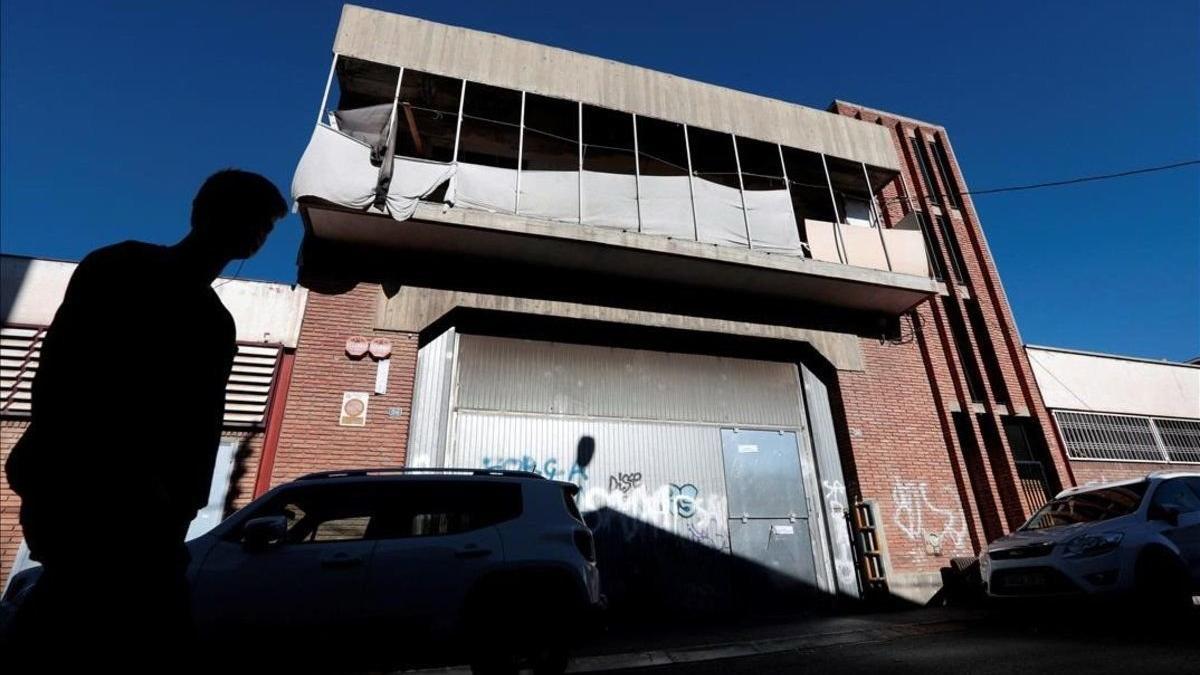 La nave industrial abandonada en la calle Germans Farguell de Sabadell.