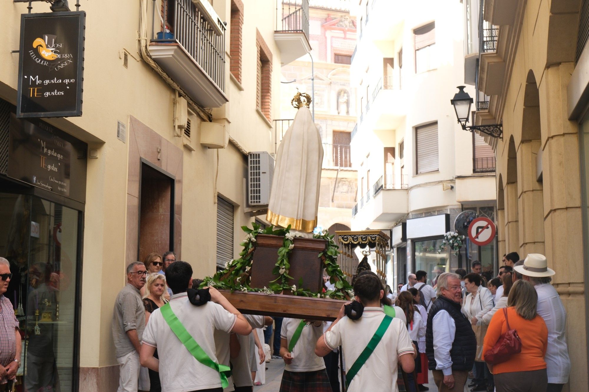 Concentración de tronos chicos en Antequera