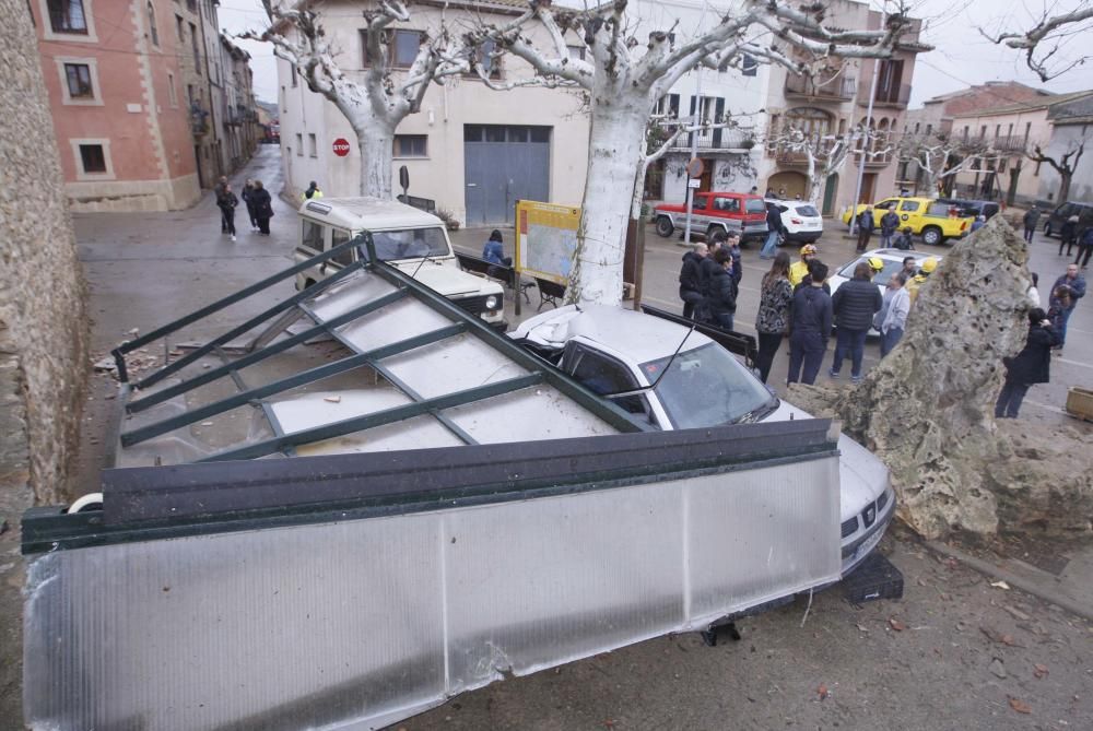 Un tornado deixa danys en cases, naus i vehicles a Cistella