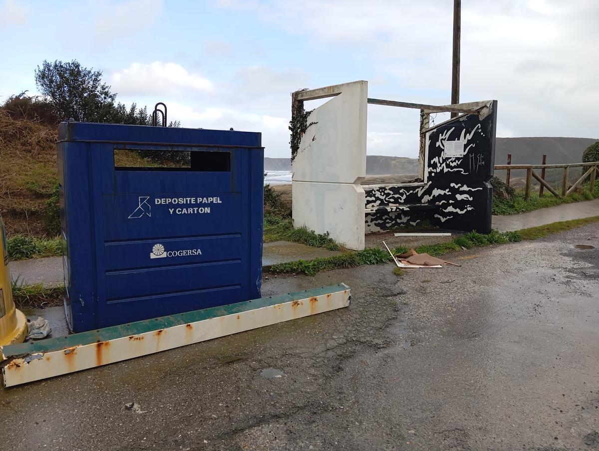 EN IMÁGENES: Vecinos de Gozón denuncian los desperfectos en una de las zonas más turísticas del concejo