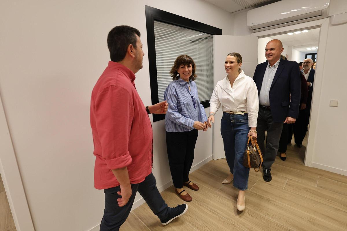 Visita de Marga Prohens al Espai Savina
