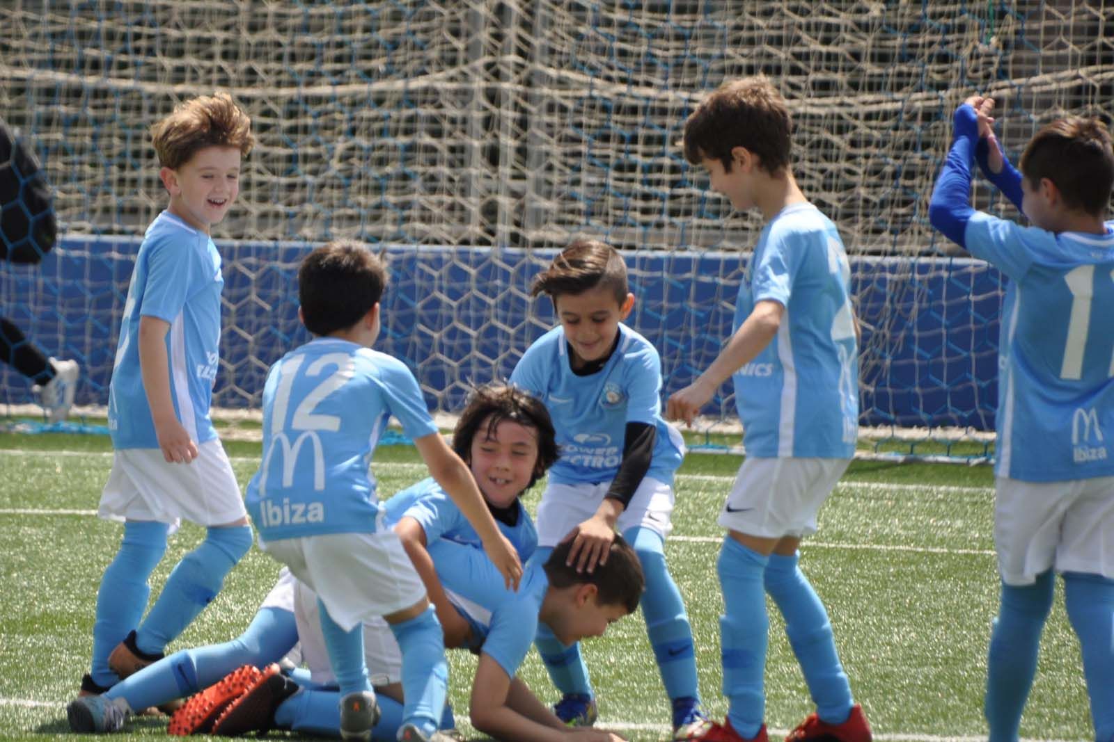 El fútbol base vuelve a sonreír