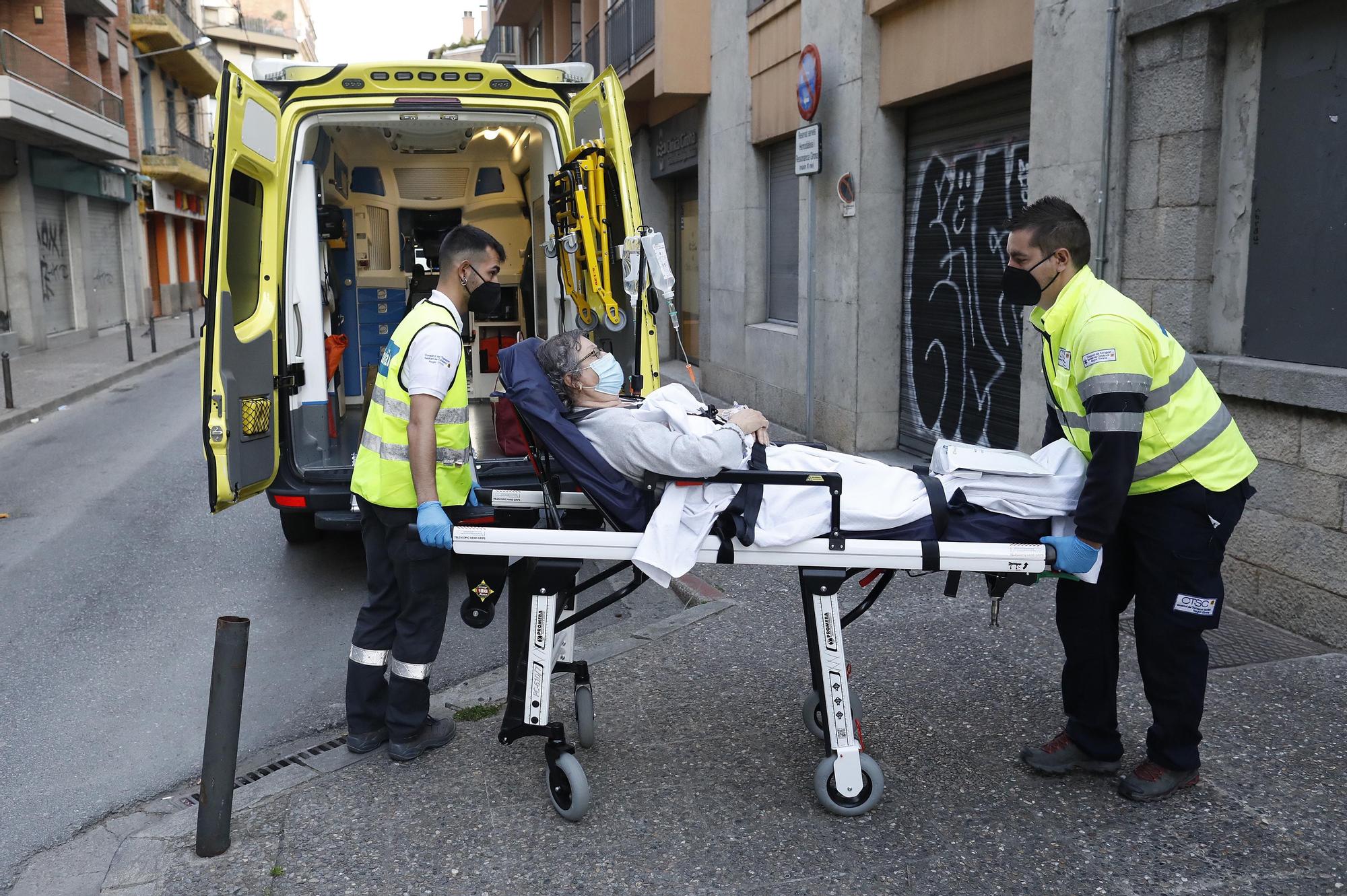 Així ha estat el trasllat dels pacients a la nova Clínica Girona