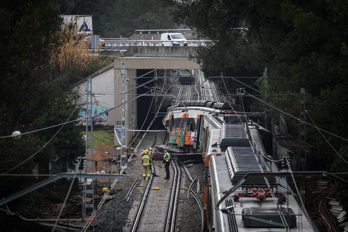El tren descarrilado en Gelida, la mañana después del accidente
