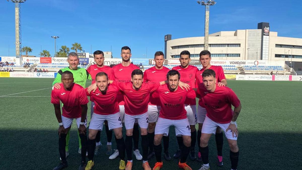 Equipo titular del CE la Font en su último partido de liga en Ontinyent