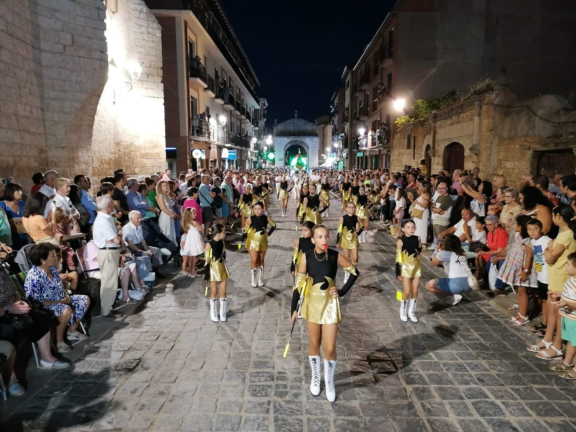 GALERÍA | Las carrozas llenan las calles de Toro de Fantasía