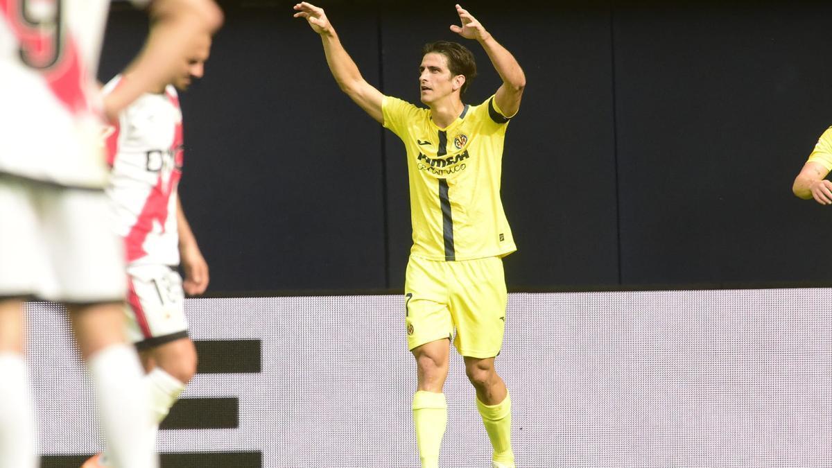 Gerard Moreno celebrando el primer tanto del partido