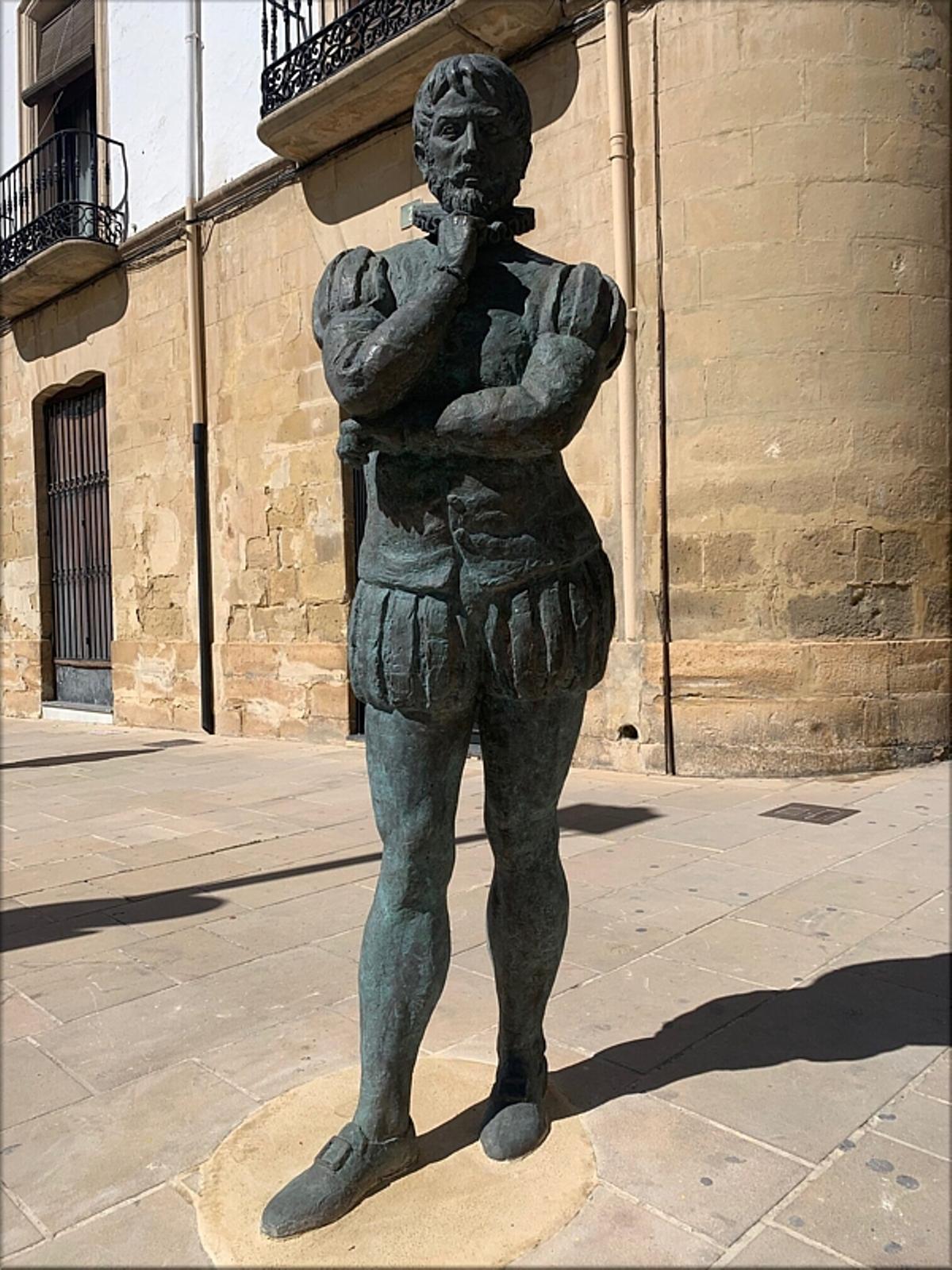 Estatua de Gaspar Becerra en Baeza