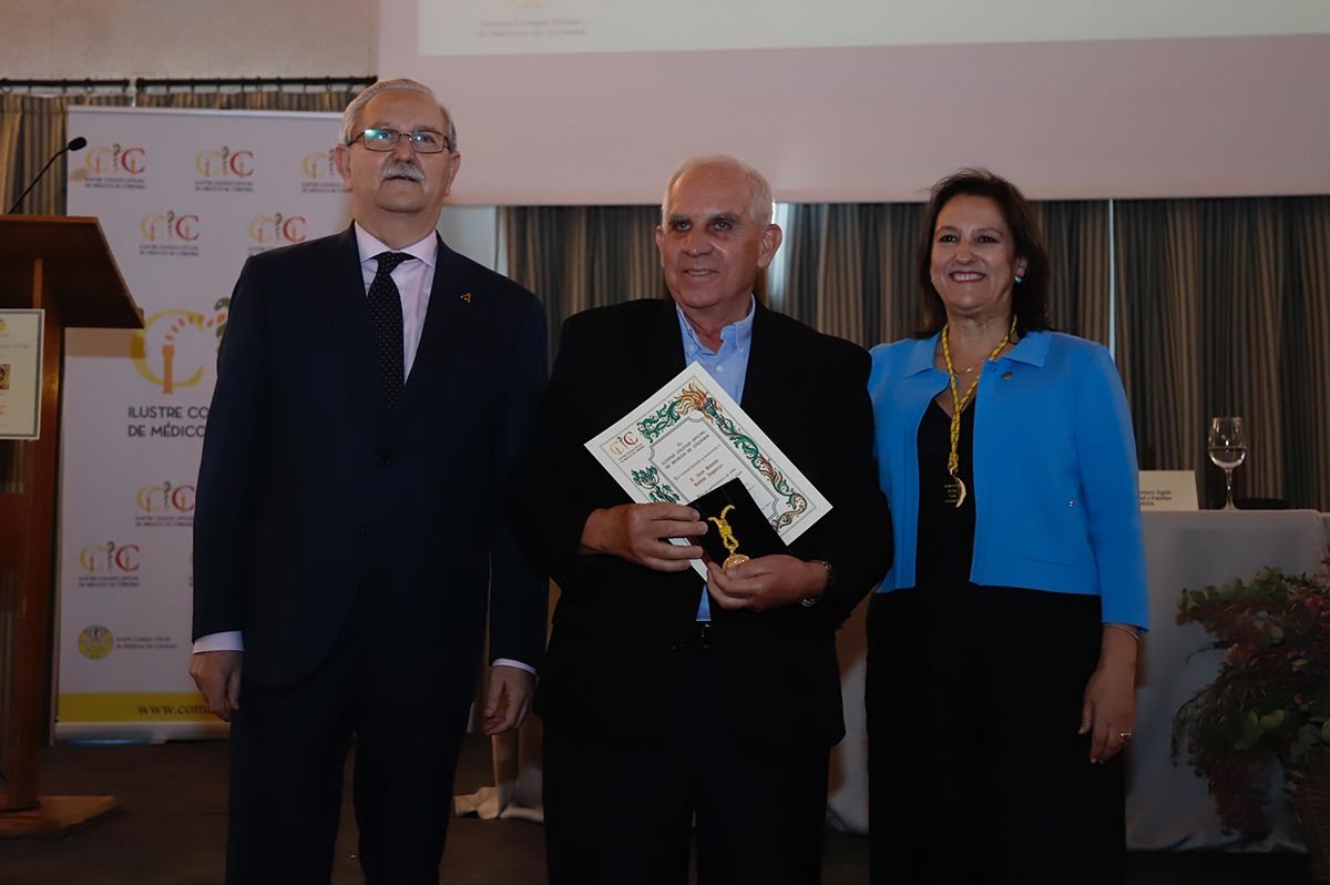 El Ilustre Colegio de Médicos de Córdoba rinde homenaje a sus colegiados