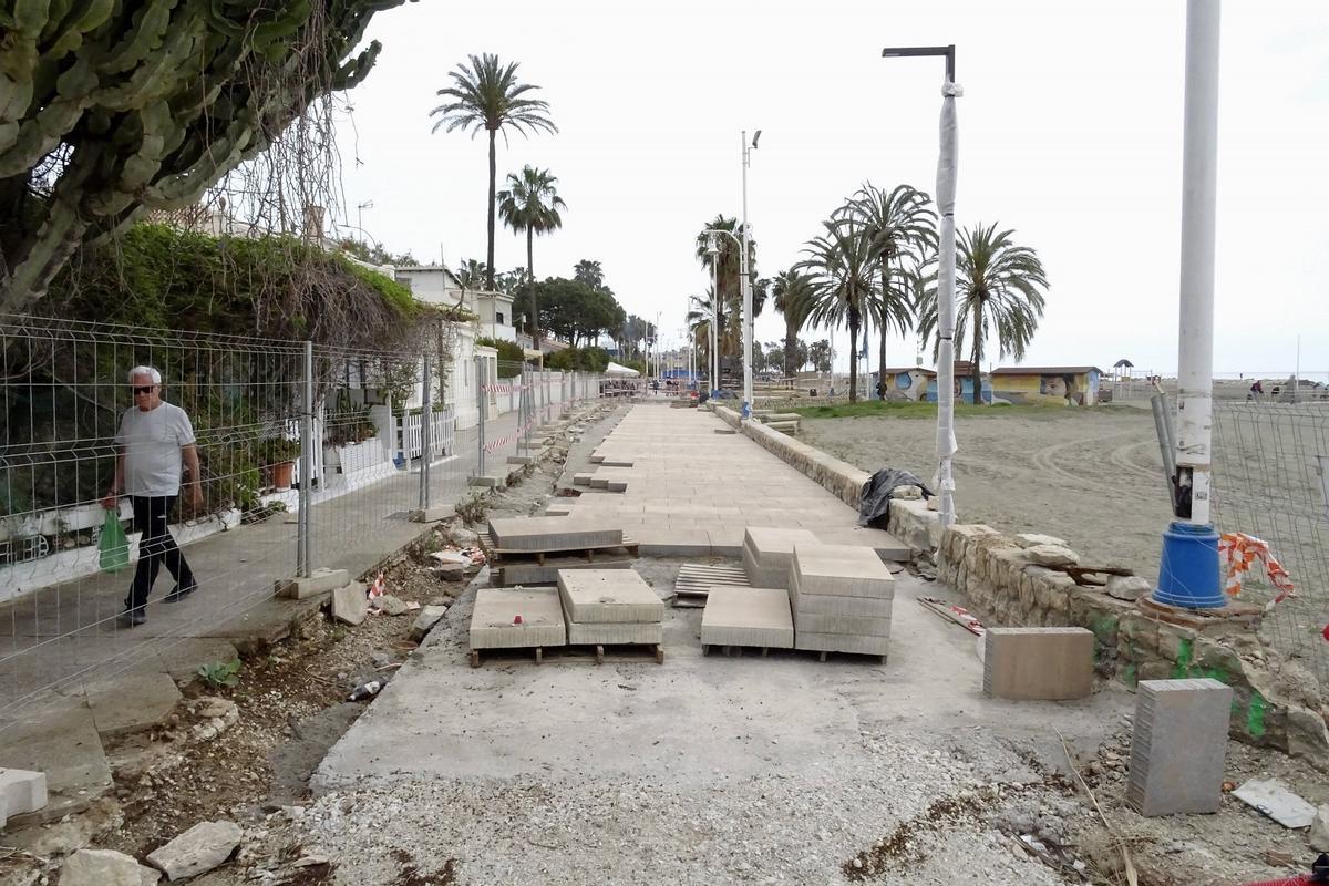 Imagen de las obras del nuevo paseo marítimo de Pedregalejo, ayer.