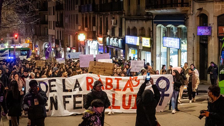 La manifestació del 8-M a Manresa, en imatges