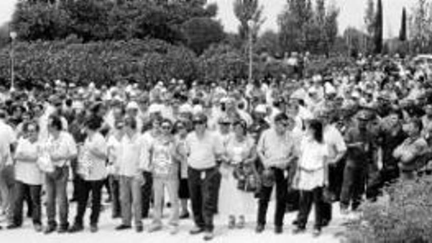 600 empleados de Almaraz y políticos se concentran en defensa de las nucleares