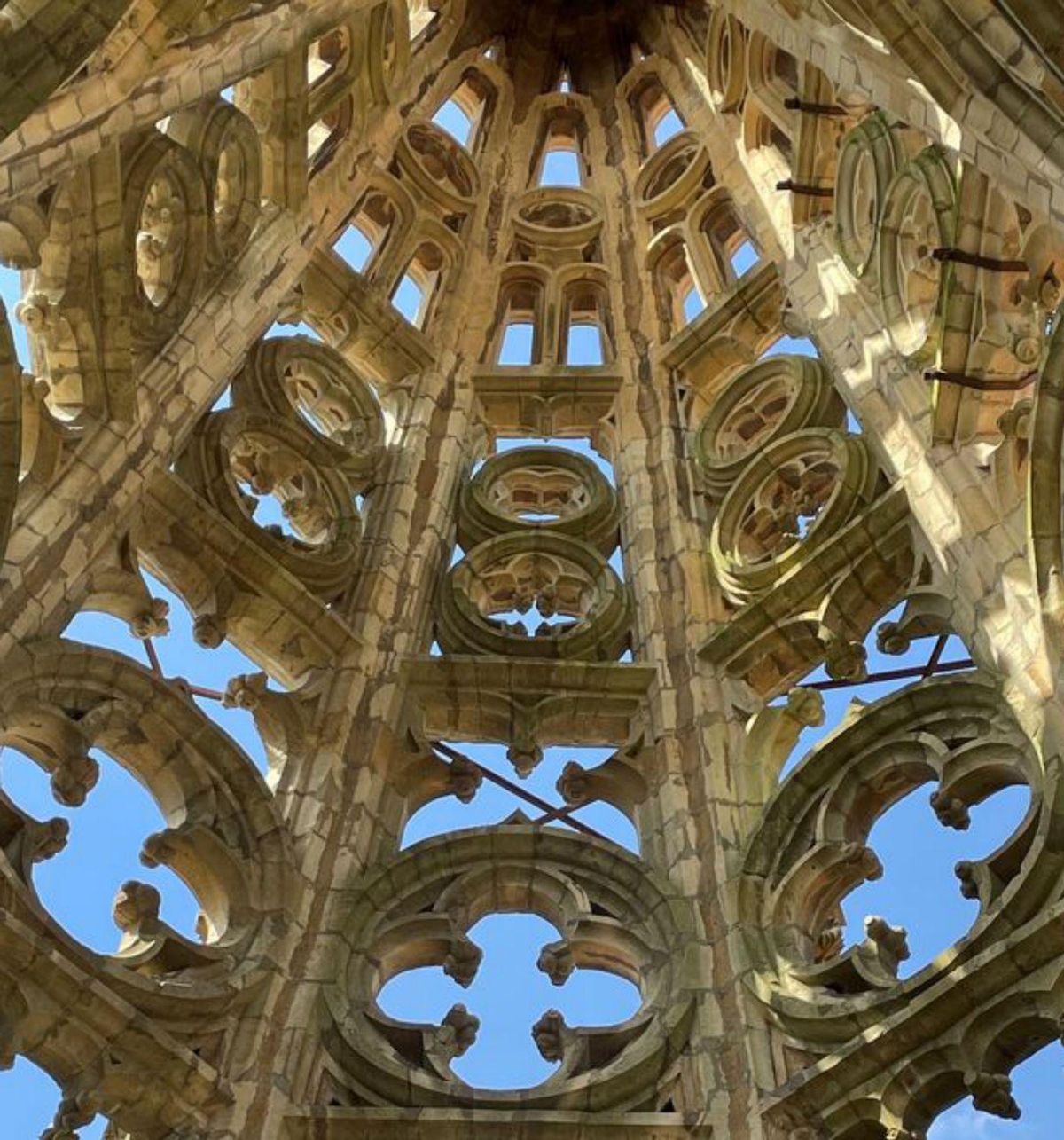 Oviedo, peregrinaje cultural y deportivo