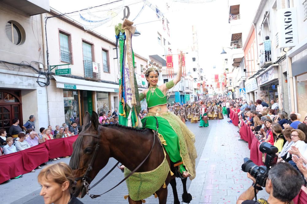 El boato de los Moros Marroquíes se cerró con los guardianes de la maga encerrados y el ejército de camellos.