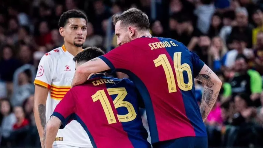 El Bar?a tumba a Industrias y se cita con Pe?赤scola en 'semis'