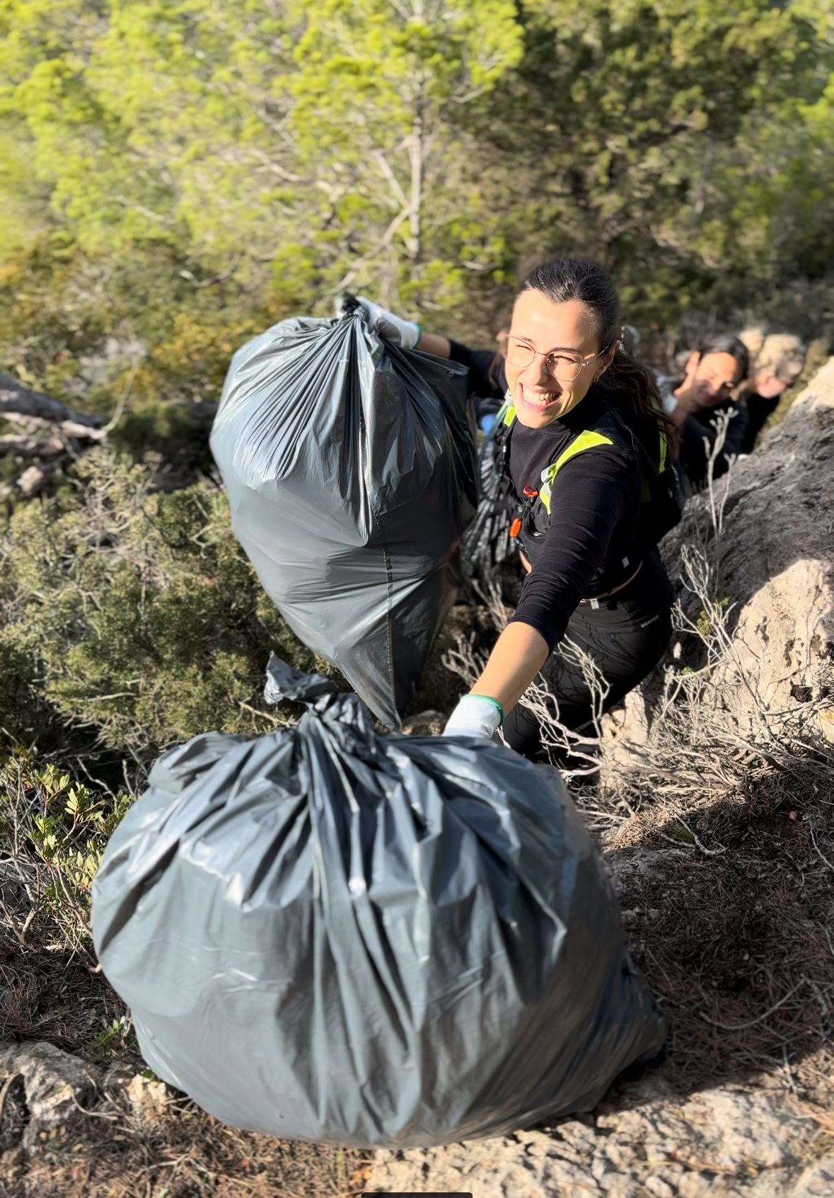 Ibiza Hikes Station celebra una caminata y limpieza de monte a favor de IFCC