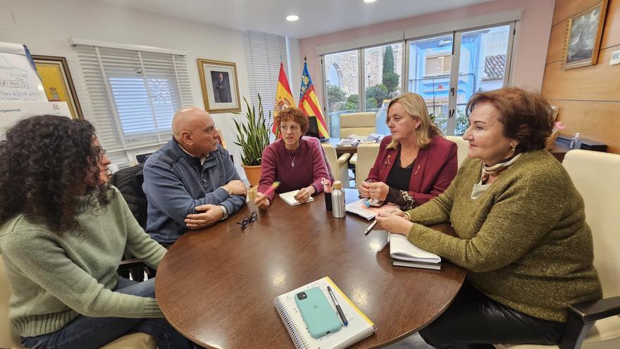 Calp recibe a 140 inmigrantes en un centro de acogida creado en un apartahotel