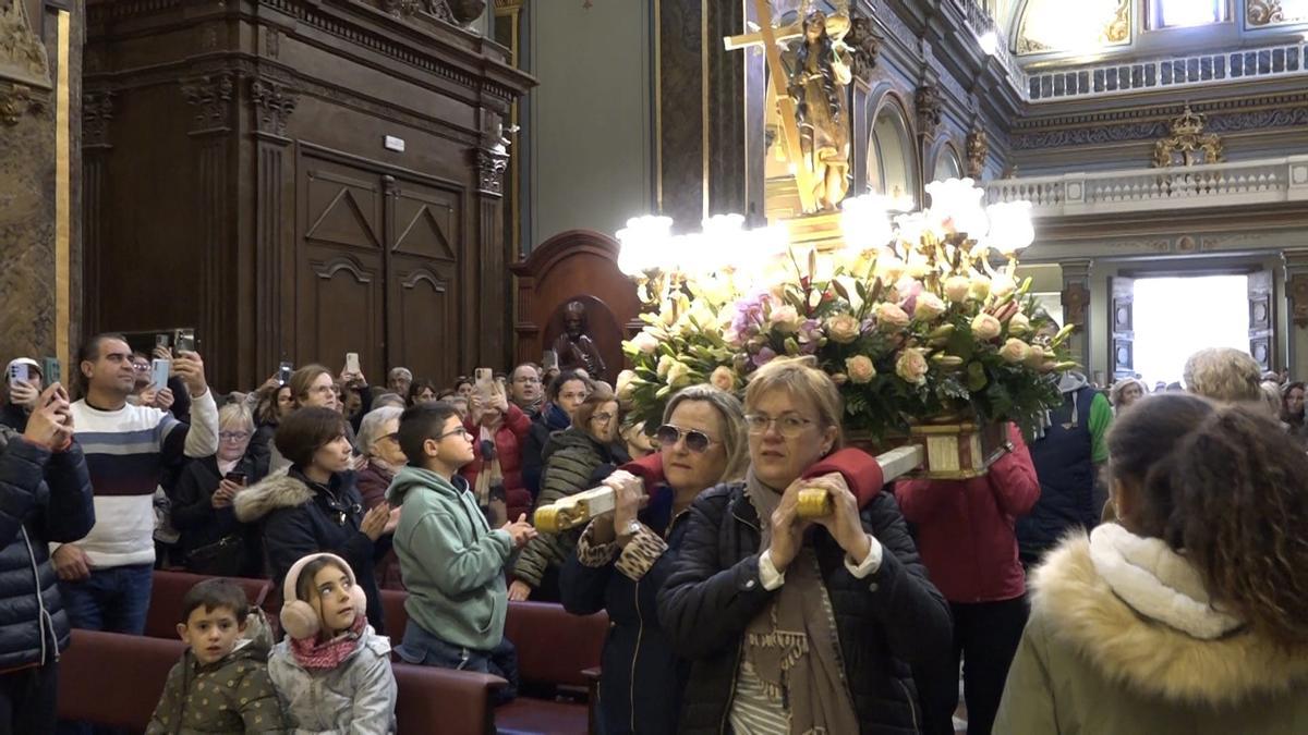 Novelda completa una romería extraordinaria de bajada de la Santa