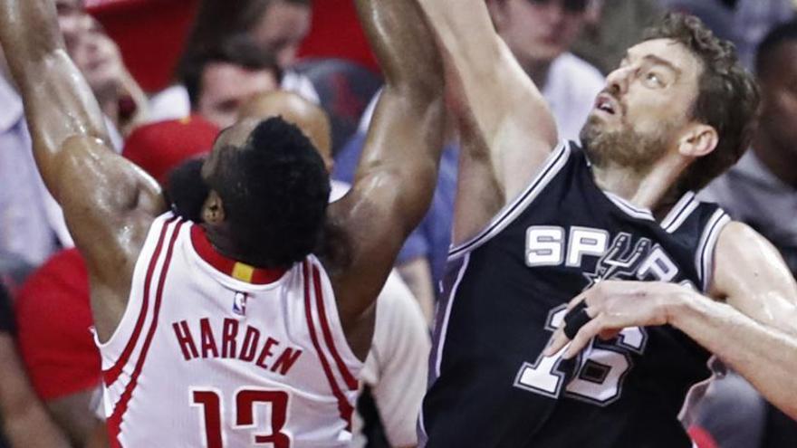 Pau Gasol, decisivo en el triunfo de los Spurs