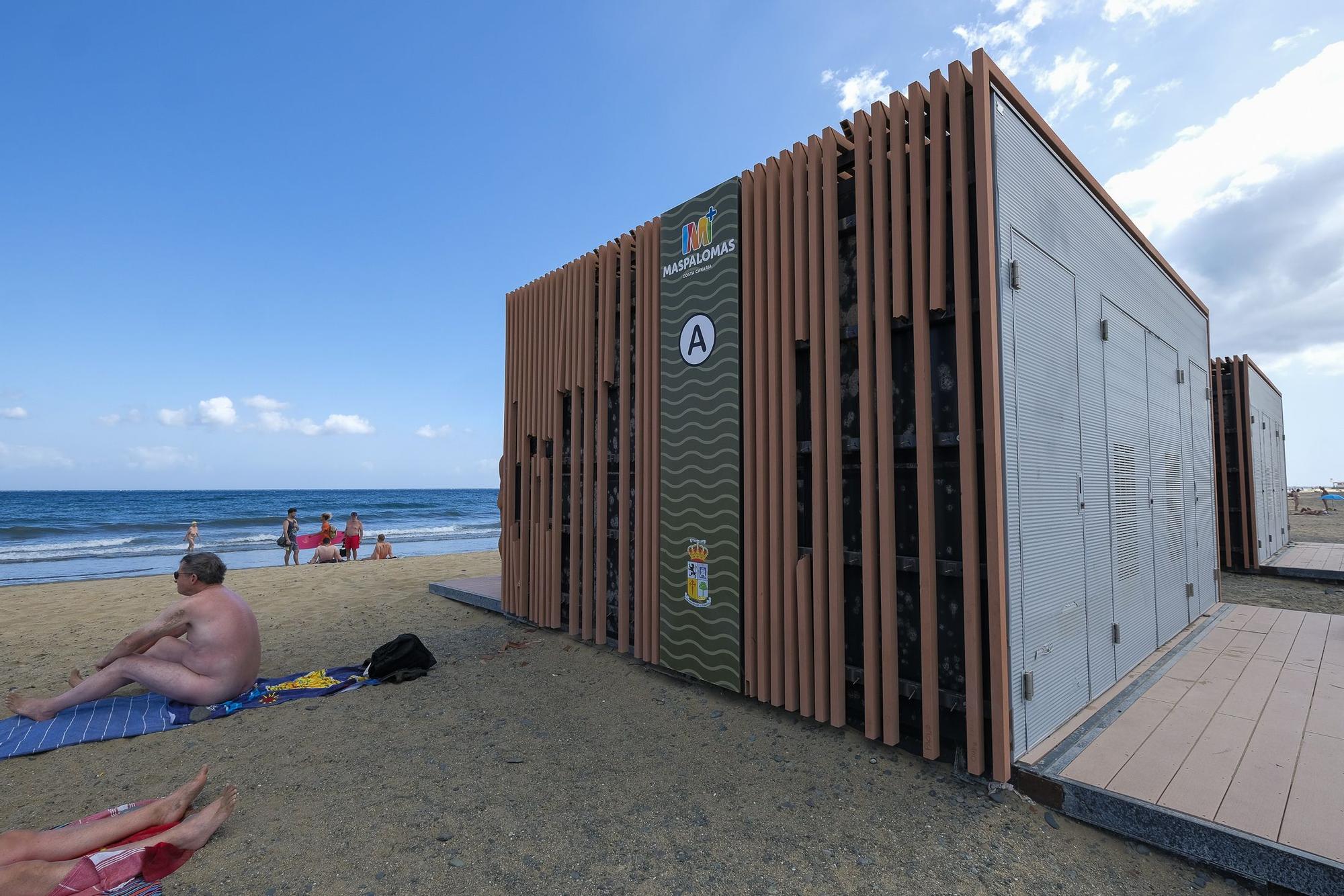 Destrozos en los kioscos de la Playa del Inglés