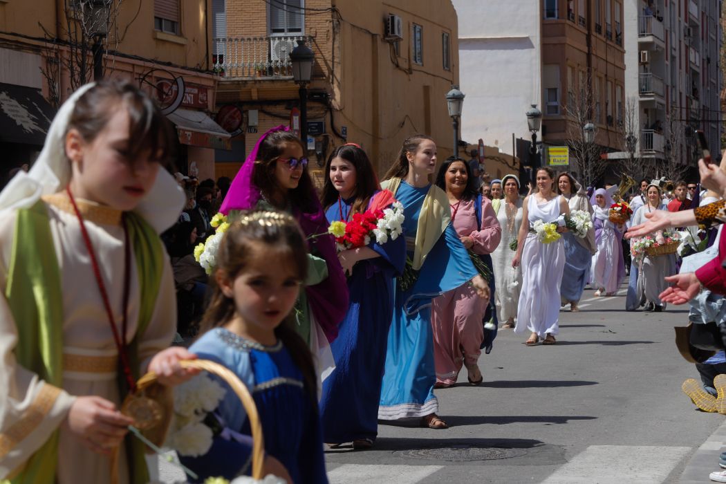 Flores y alegría para despedir la Semana Santa Marinera en el desfile de Resurrección
