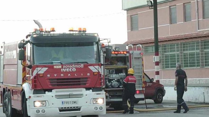 Alerta por fuego en una nave de &quot;Son Sánchez&quot;