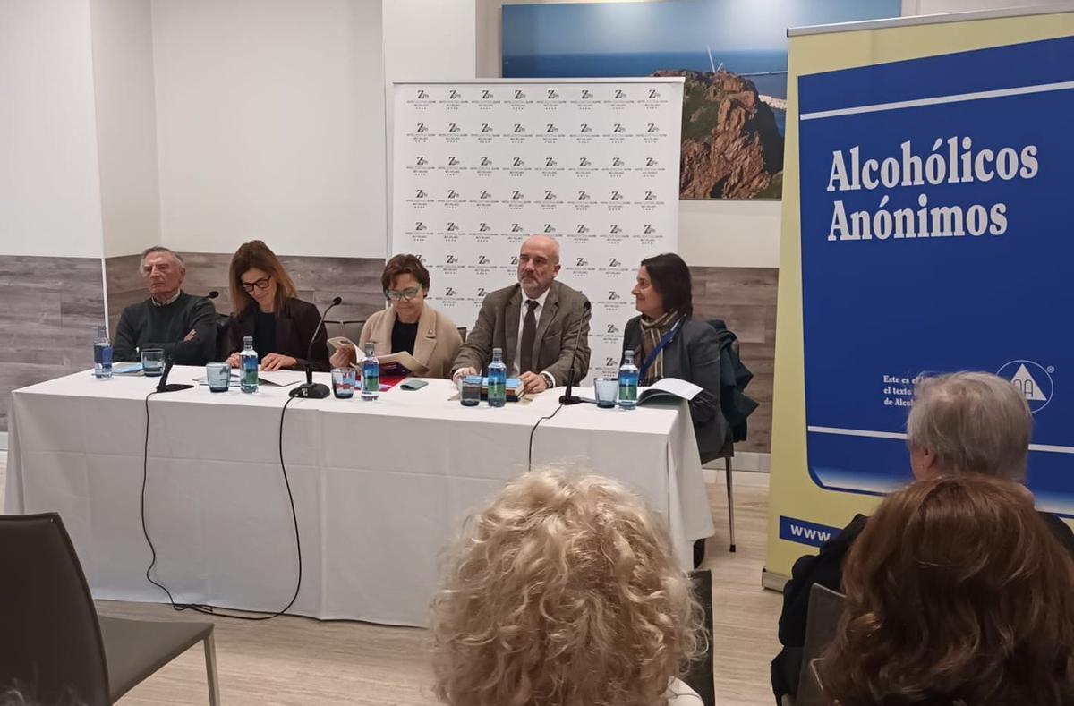 Gijón escucha a Alcohólicos Anónimos en el hotel Rey Pelayo |