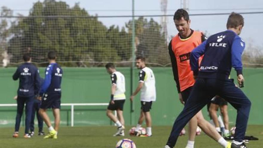 Edu Albacar, ayer, durante el entrenamiento.