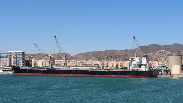 El buque de carga 'Xenia', en el Puerto de Málaga