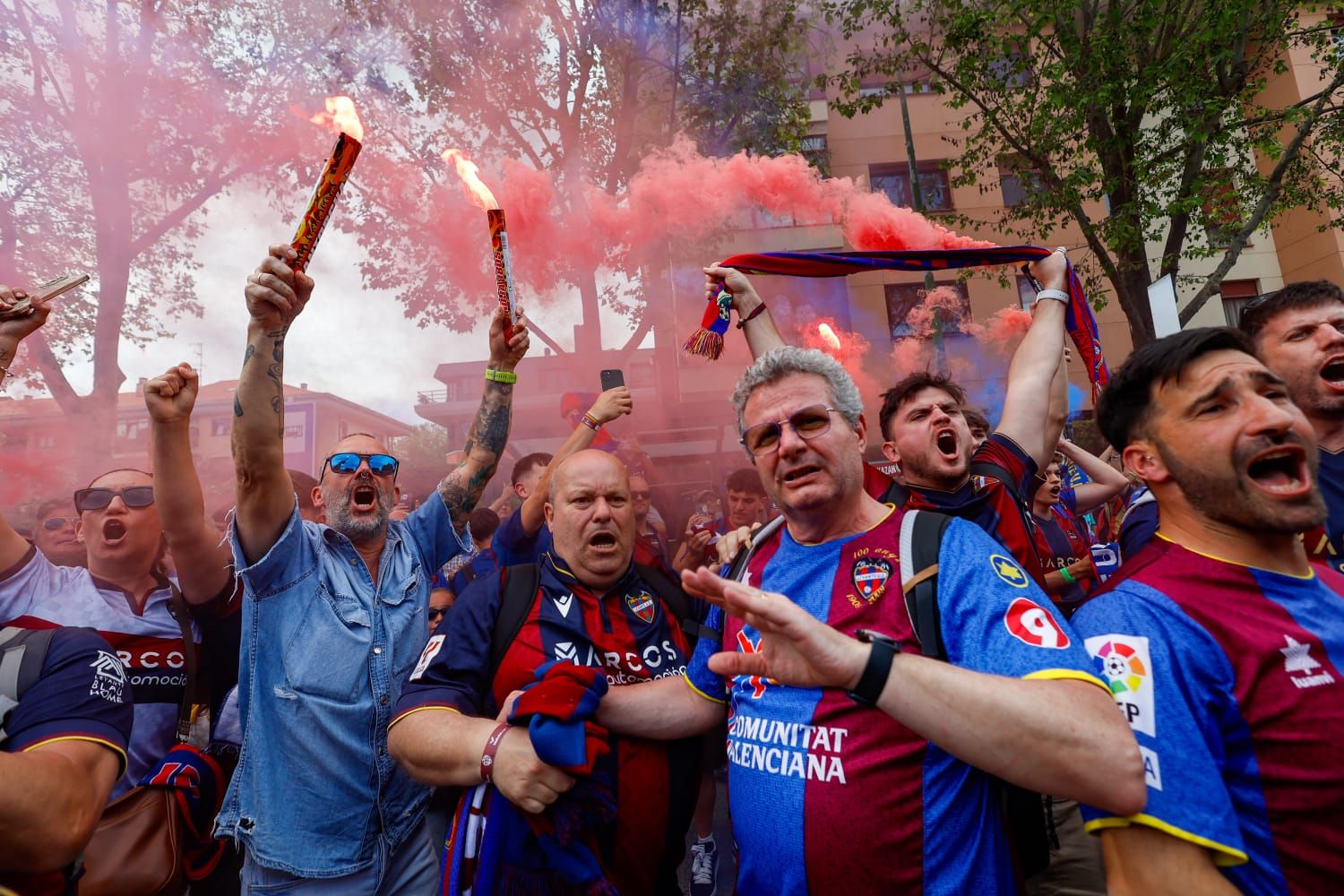 Explosión granota en la llegada del Levante UD a El Plantío