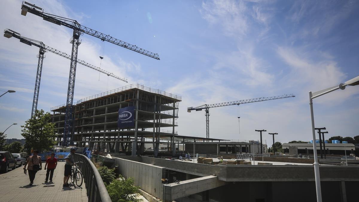 El centro comercial de Equilis en construcción.