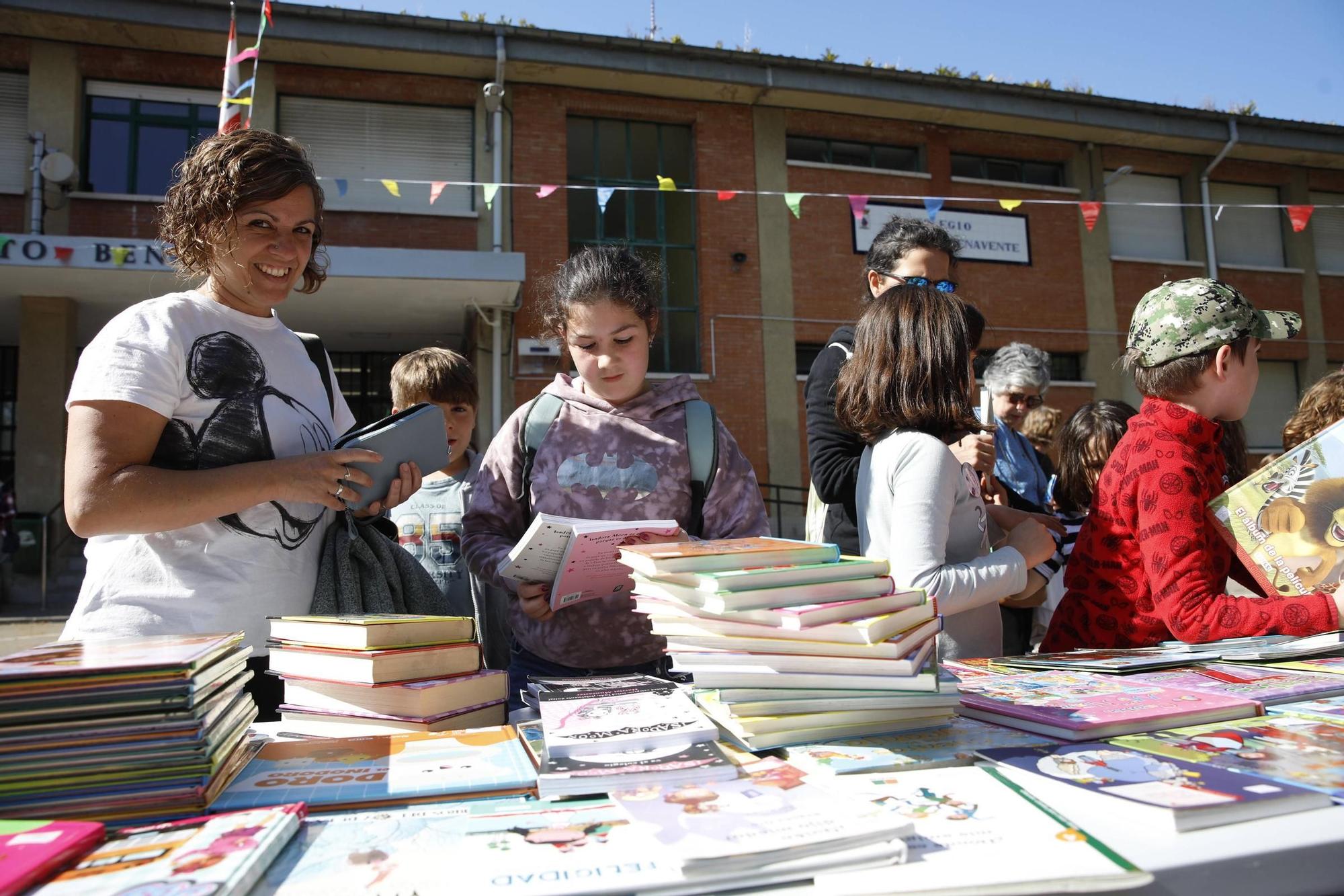 En imágenes: El colegio Jacinto Benavente disfruta de su primera feria del libro