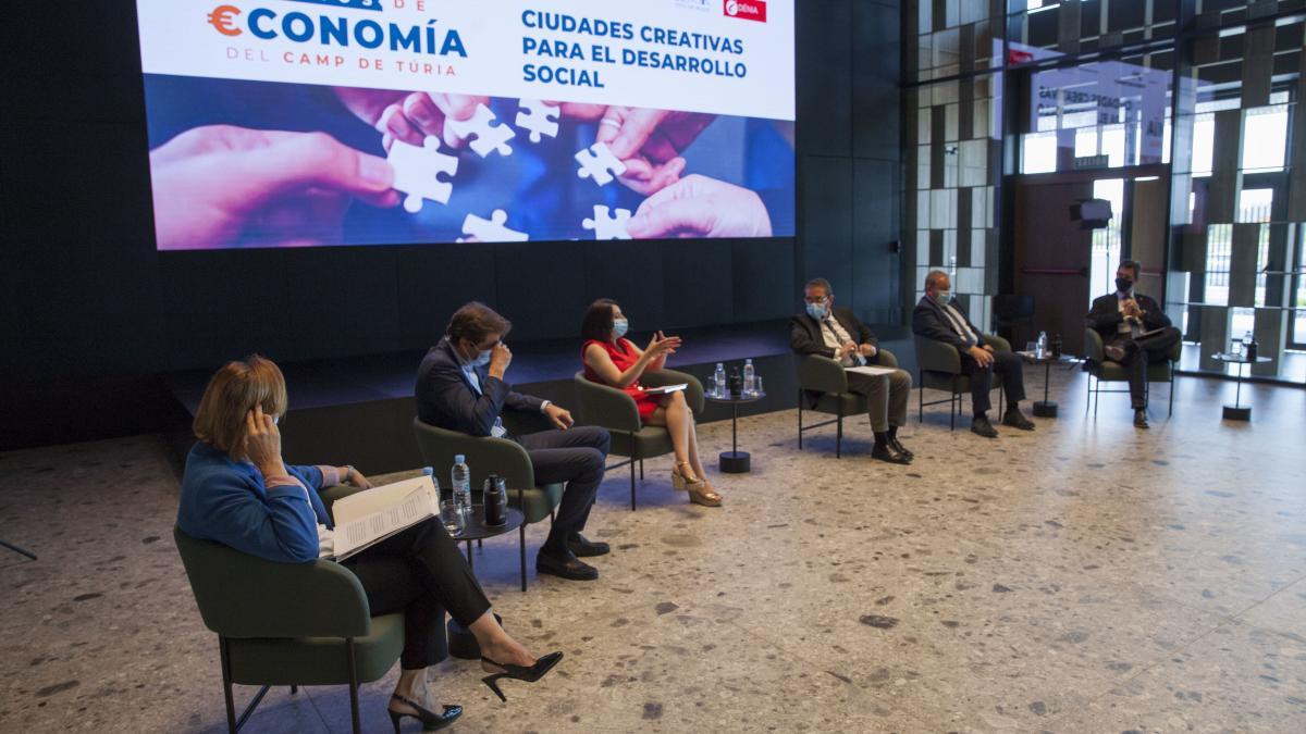 Un momento durante la segunda mesa de debate.