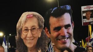 "No ens ajuden en res"