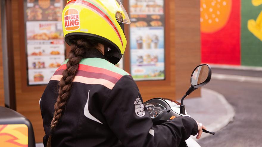 La decisión de Burger King que trae polémica: ahora tendrás que pagarlos