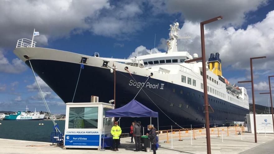 Llega a Ibiza el primer crucero de la temporada