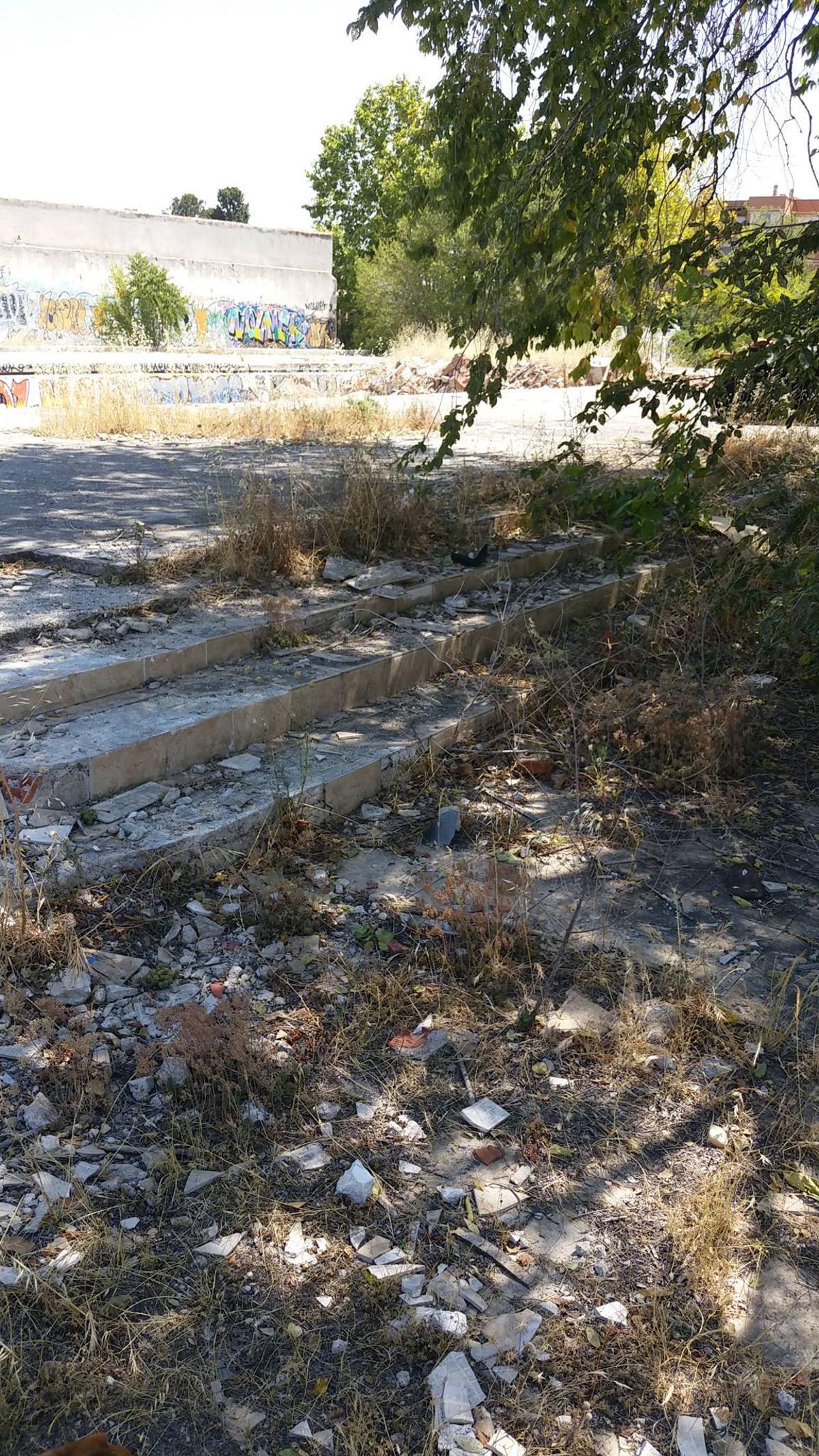 El antes y el después de las Piscinas de San Miguel: de la zona más querida de Madrid a una parcela abandonada