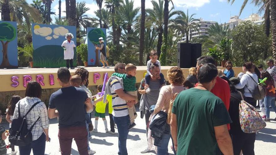 Clases de zumba y búsqueda del tesoro en la Rotonda del Parque Municipal