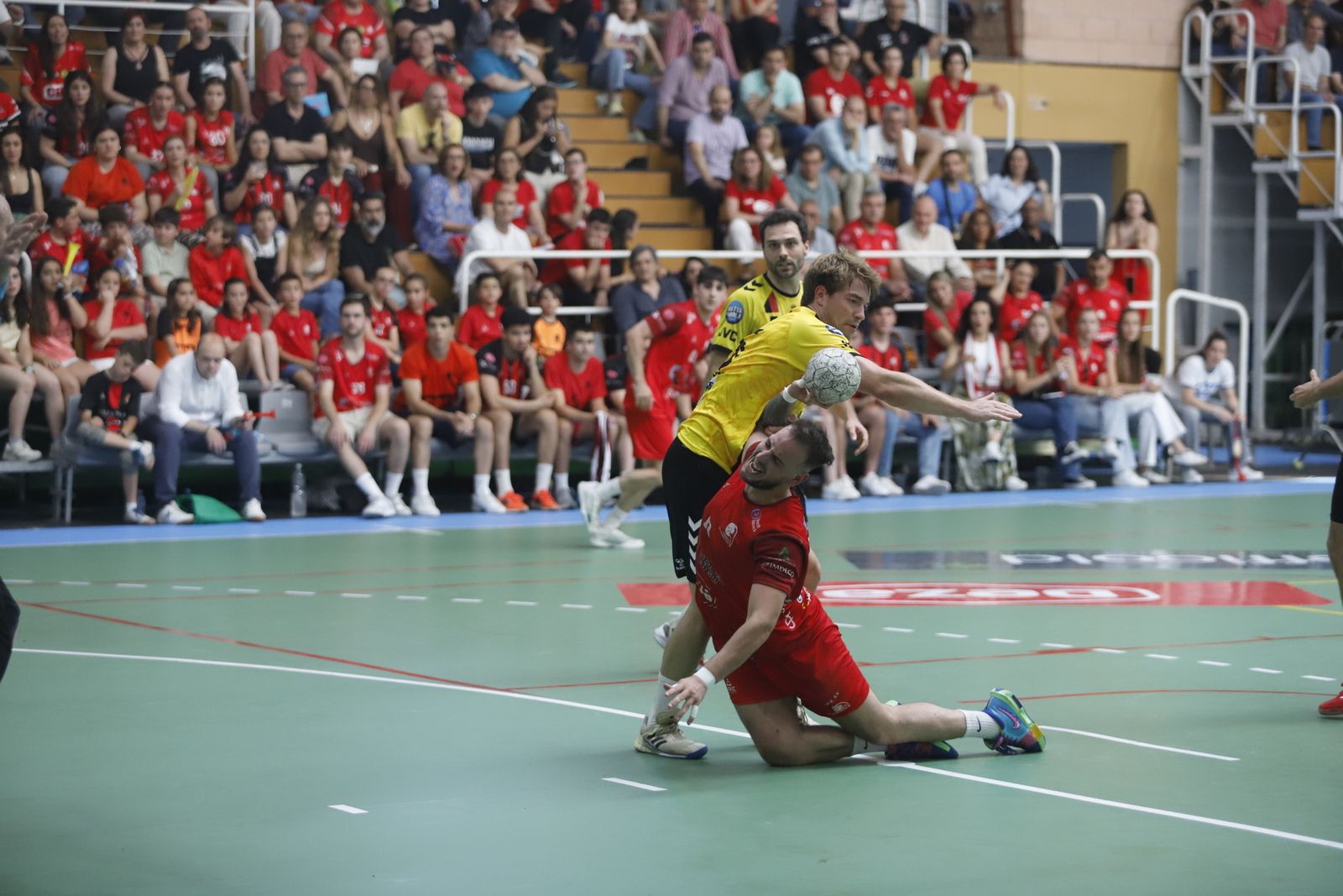 El Cajasur Córdoba BM - Handbol Sant Cugat en imágenes