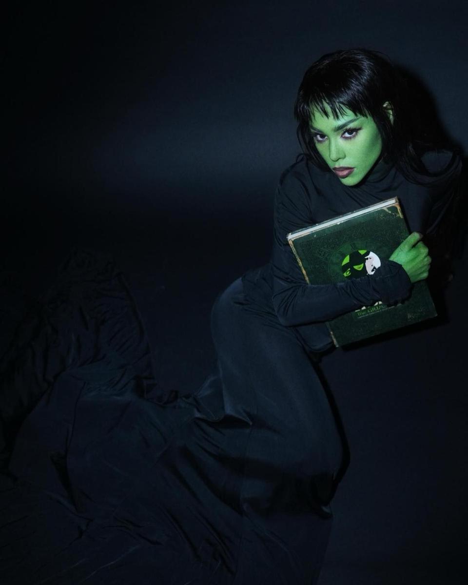 Danna Paola disfrazada de Elphaba Thropp