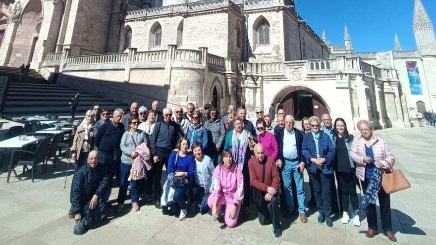 Visita a Euskadi de un grupo de mayores de Silleda