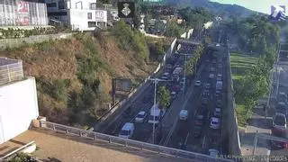 Lunes caótico en las carreteras: accidentes y atascos marcan la vuelta a la rutina en Barcelona