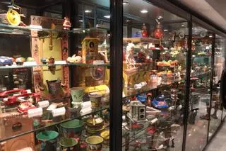 VÍDEO | El Museu d'Història de la Joguina de Sant Feliu de Guíxols reobre duplicant el nombre d'objectes exposats