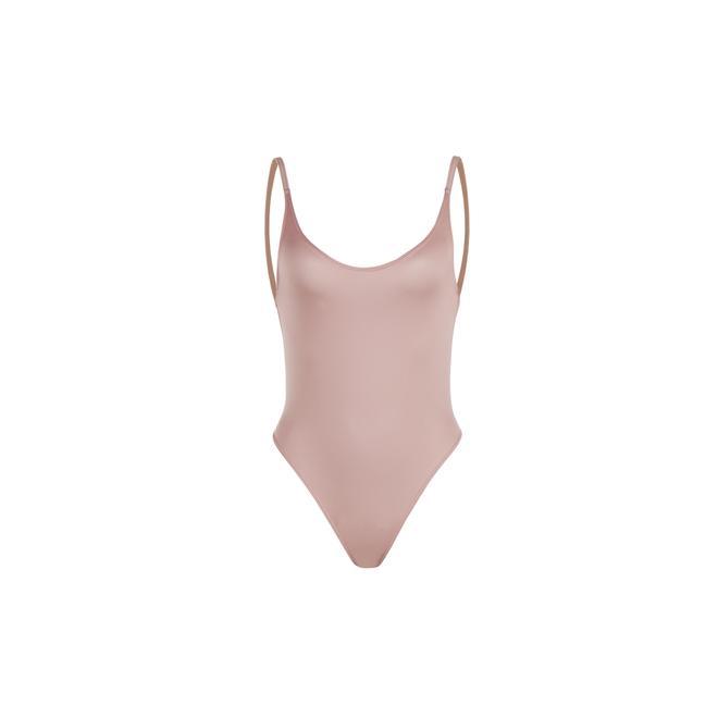 Bañadores de una pieza que crean tendencia: en rosa palo brillante