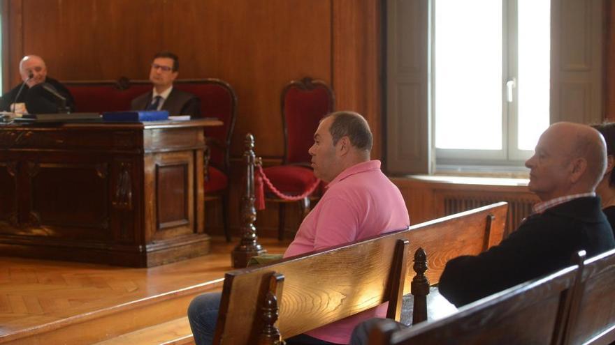 Ángel Martínez &quot;Lito&quot; en su primer juicio por fraude fiscal ante la Audiencia Provincial.